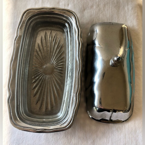 Vintage Wilton Armetale Pewter Queen Anne Butter Dish with Lid and Glass Insert - Picture 5 of 8